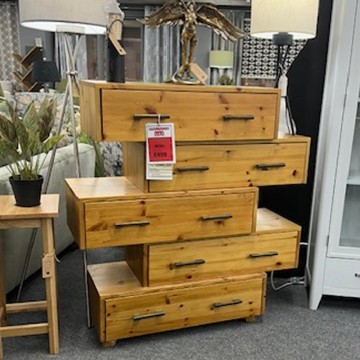 Quirky Step Frame Chest in Woodpeckers Cottage Finish Quirky Step Frame Chest in Woodpeckers Cottage Finish
