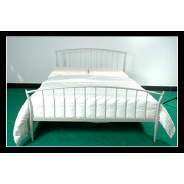 4ft 6" Lilly metal bed in Silver Finish 4ft 6" Lilly metal bed in Silver Finish